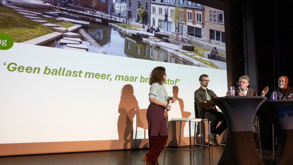 Sprekers op woondag