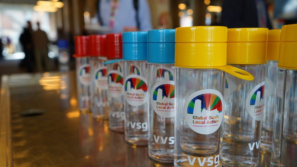 Drinkflessen op ene conferentie