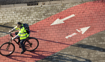 Fietser op fietspad