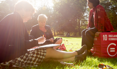Medewerkers brainstormen over het nieuwe meerjarenplan