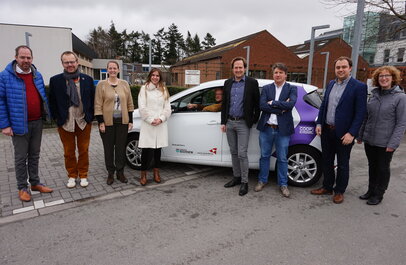 foto van officiële ingebruikname deelwagen