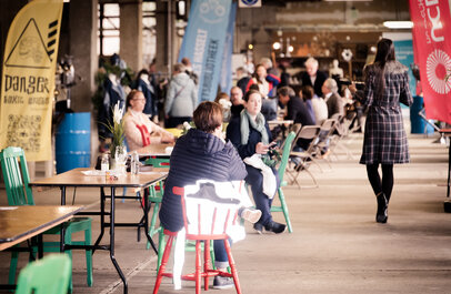 foto van mensen in het Incubatorgebouw
