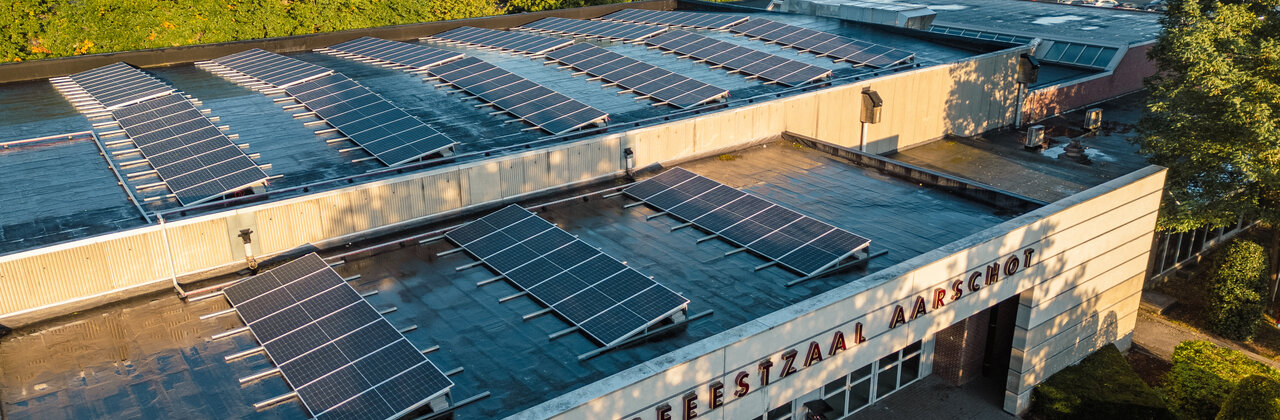 Zonnepanelen op stadsfeestzaal in Aarschot