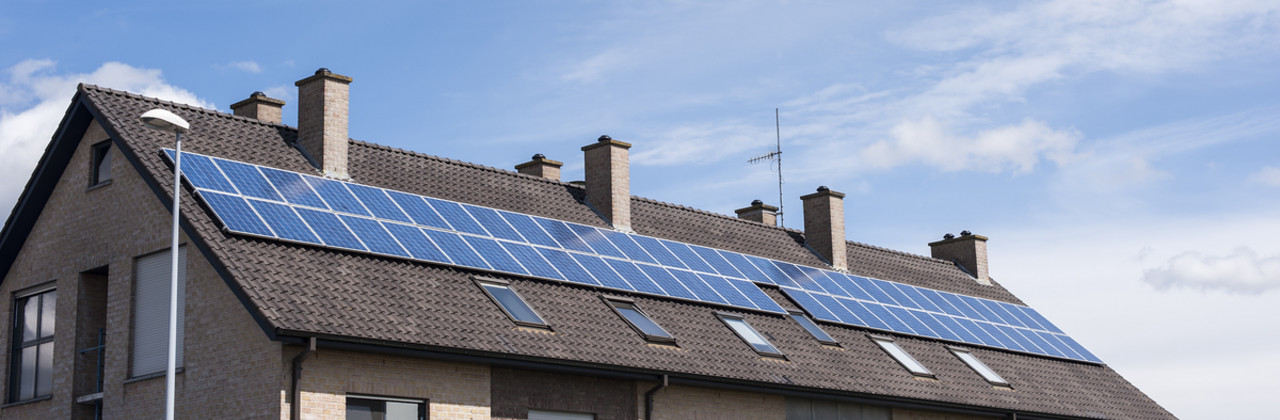 Daken met zonnepanelen