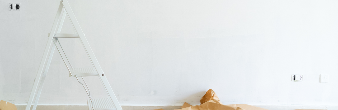 foto van schilderwerken in een woning