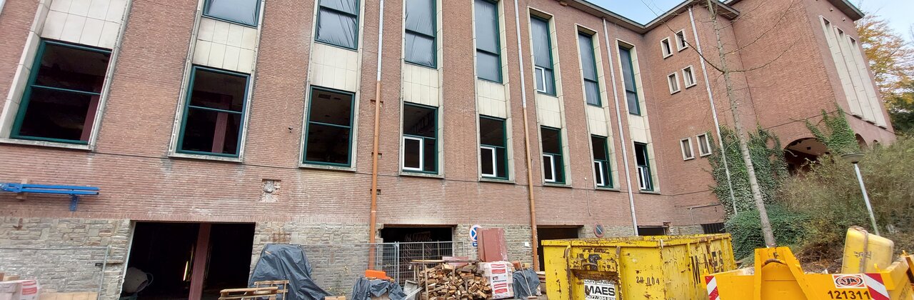 foto van renovatie aan gebouw