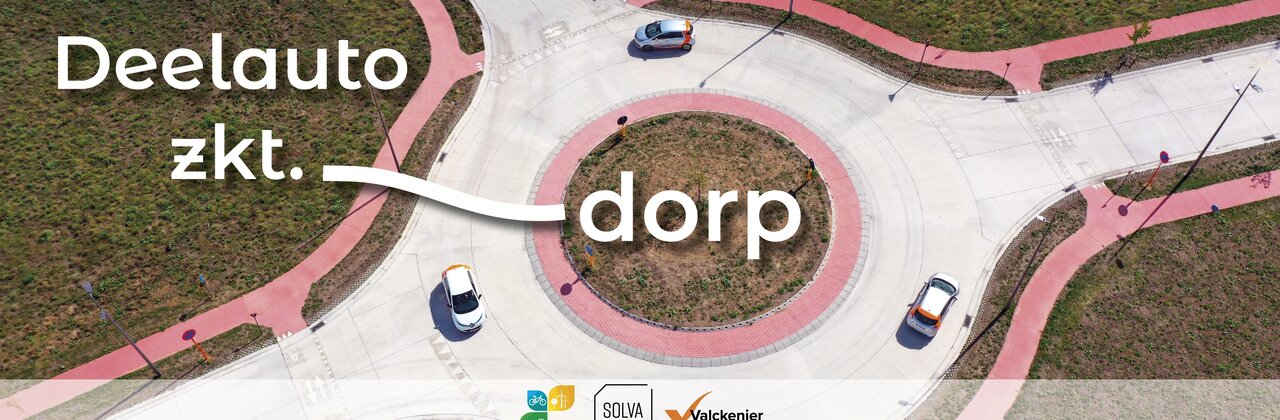 3 deelauto's op een rond punt