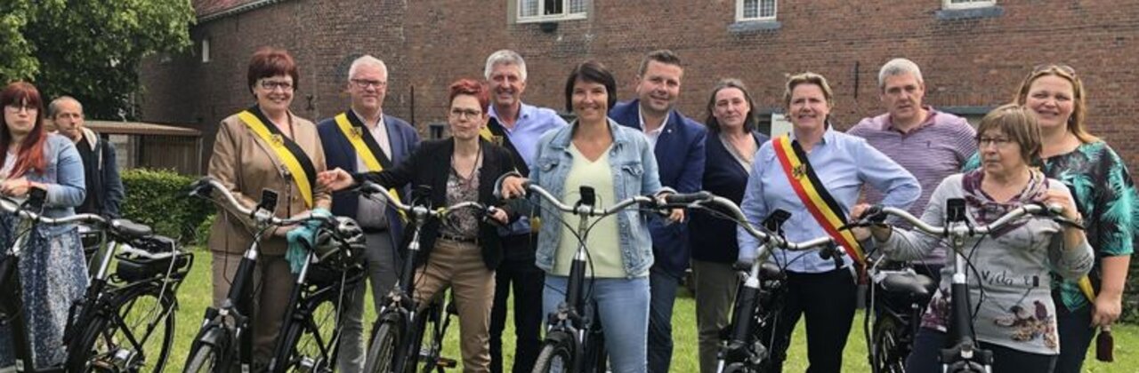 Gemeentepersoneel op de fiets