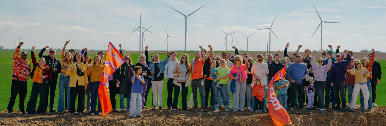 beeld van groep voor een windturbinepark
