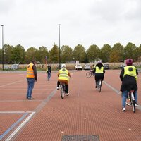 Fietsende mensen