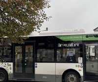 bus van de Lijn in straatbeeld