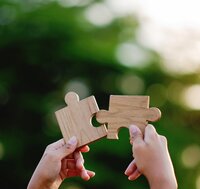 Twee puzzelstukken