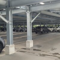 foto zonnecarport zicht onder de overkapping