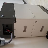 foto van batterij in gebouw