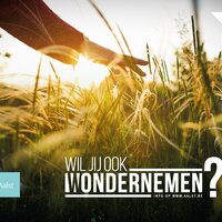 Affiche waarop hand te zen is door korenaren strijkt. 