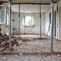 foto van woning in volle renovatie