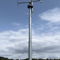 foto van de middelgrote windturbine