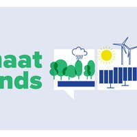 Logo klimaatfonds met kleine afbeeldingen van bomen, windturbines, zon en andere elementen.