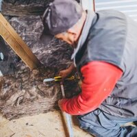 foto van bouwvakker aan de slag