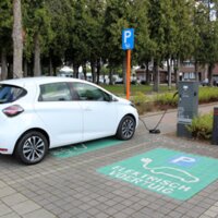elektrische deelwagen op parkeerplaats