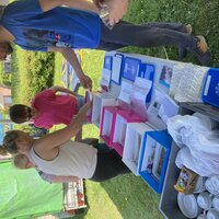 Na het inzaaien, stellen bewoners een eigen zaadmengsel samen voor hun eigen tuin