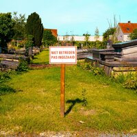 Bord met boodschap: niet betreden pas ingezaaid